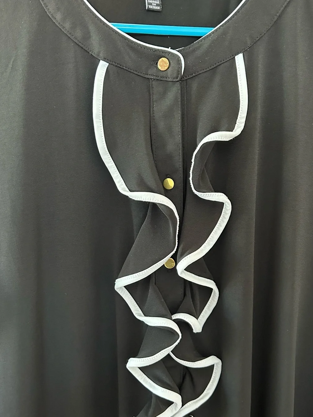 Cable & Gauge Black Sleeveless Blouse with White Logo Trim - Picture 6 of 7